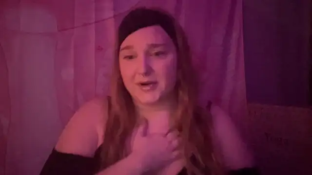 Snapshot of thickgingergoddess chatting on March 13, 4:12 pm thickgingergoddess online show from March 13, 4:12 pm
