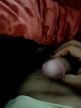 Snapshot of shale26 chatting on December 10, 2:27 am shale26 online show from December 10, 2:27 am