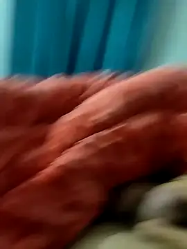 Snapshot of shale26 chatting on December 11, 3:58 pm shale26 online show from December 11, 3:58 pm