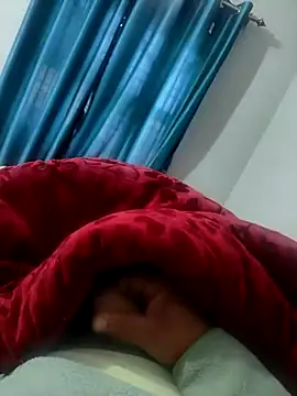 Snapshot of shale26 chatting on December 12, 4:26 am shale26 online show from December 12, 4:26 am