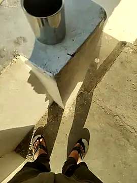 Snapshot of shale26 chatting on March 8, 2:23 am shale26 online show from March 8, 2:23 am