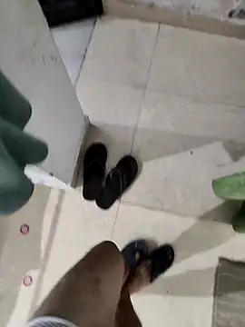 Snapshot of shale26 chatting on March 15, 6:14 am shale26 online show from March 15, 6:14 am