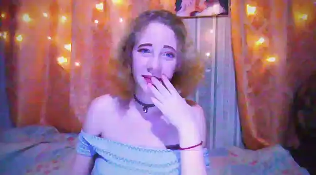 Snapshot of MelxMellie chatting on December 20, 6:45 pm MelxMellie online show from December 20, 6:45 pm