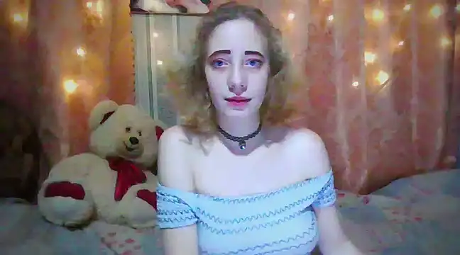 Snapshot of MelxMellie chatting on December 27, 8:28 pm MelxMellie online show from December 27, 8:28 pm