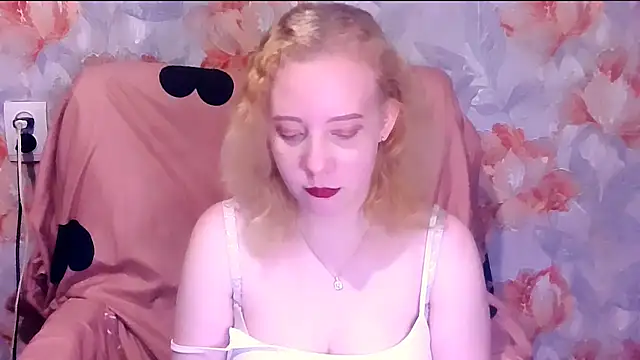 Snapshot of MelxMellie chatting on December 1, 6:24 pm MelxMellie online show from December 1, 6:24 pm