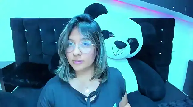 Snapshot of Pandoracherry chatting on January 4, 9:54 am Pandoracherry online show from January 4, 9:54 am