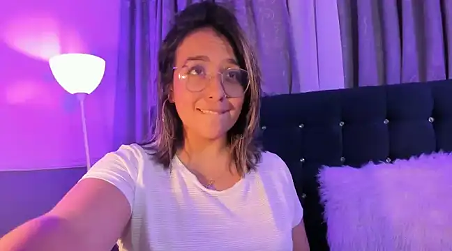 Snapshot of Pandoracherry chatting on February 8, 3:30 am Pandoracherry online show from February 8, 3:30 am