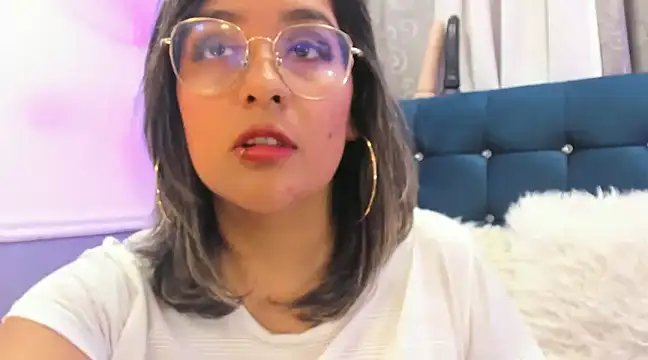 Snapshot of Pandoracherry chatting on February 23, 2:51 am Pandoracherry online show from February 23, 2:51 am