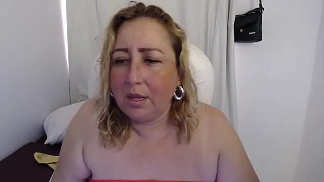 Xileny-Halliwey online show from September 18, 4:09 pm