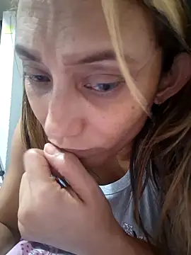 Snapshot of salome_drasin chatting on May 16, 12:18 am salome drasin online show from May 16, 12:18 am