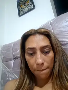 Snapshot of salome_drasin chatting on June 6, 8:19 am salome drasin online show from June 6, 8:19 am