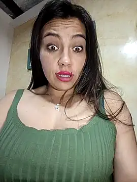 Snapshot of LIZ-06_ chatting on March 6, 6:48 pm LIZ-06 online show from March 6, 6:48 pm
