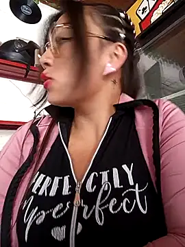Snapshot of LIZ-06_ chatting on September 12, 4:51 pm LIZ-06 online show from September 12, 4:51 pm
