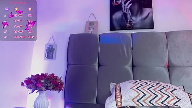 Snapshot of Hellen_starx chatting on February 23, 4:04 pm Hellen starx online show from February 23, 4:04 pm