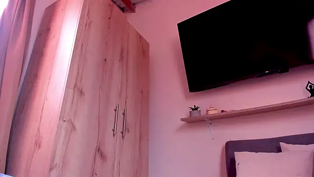 sofiaVelez01 online show from June 2, 3:58 pm