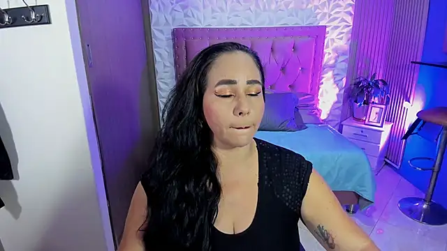 Snapshot of ashleylove_prg chatting on October 28, 2:48 am ashleylove prg online show from October 28, 2:48 am