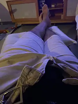 Snapshot of FabioF698 chatting on March 11, 2:43 am FabioF698 online show from March 11, 2:43 am