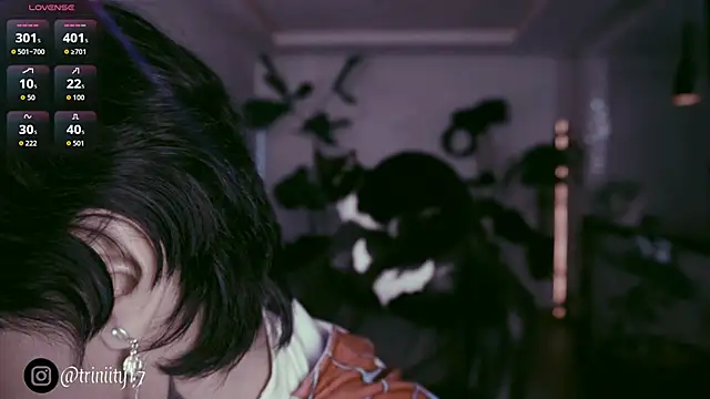 Snapshot of Trinity___s chatting on January 9, 11:06 pm Trinity s online show from January 9, 11:06 pm