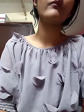 Snapshot of BabySlimmy10 chatting on March 15, 11:39 pm BabySlimmy10 online show from March 15, 11:39 pm