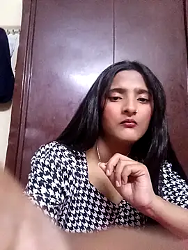 Snapshot of BabySlimmy10 chatting on February 18, 5:53 pm BabySlimmy10 online show from February 18, 5:53 pm