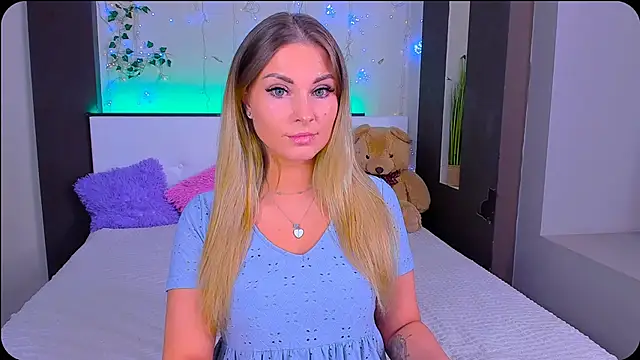  UrLexxly online show from October 28, 5:22 am