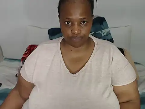 Snapshot of BootyDiva5 chatting on February 18, 6:04 pm BootyDiva5 online show from February 18, 6:04 pm
