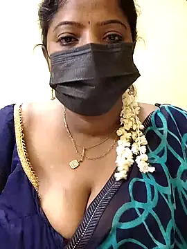 Snapshot of sheela28 chatting on December 8, 2:39 am sheela28 online show from December 8, 2:39 am