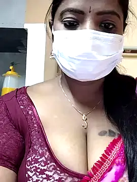 Snapshot of sheela28 chatting on December 11, 5:04 pm sheela28 online show from December 11, 5:04 pm