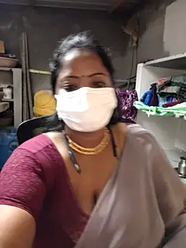 Snapshot of sheela28 chatting on December 21, 8:21 pm sheela28 online show from December 21, 8:21 pm