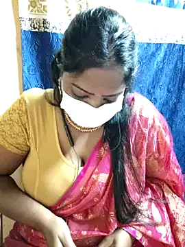 Snapshot of sheela28 chatting on December 22, 8:25 pm sheela28 online show from December 22, 8:25 pm