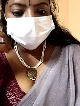 Snapshot of sheela28 chatting on December 23, 5:00 pm sheela28 online show from December 23, 5:00 pm