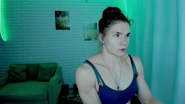 Lisa Ray online show from November 27, 7:10 am