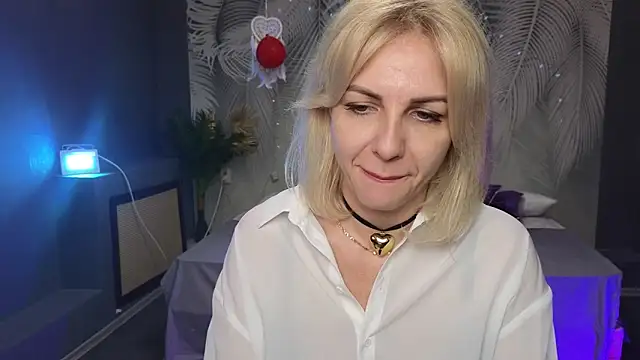 Snapshot of Barbara_Blonde chatting on March 15, 5:52 am Barbara Blonde online show from March 15, 5:52 am