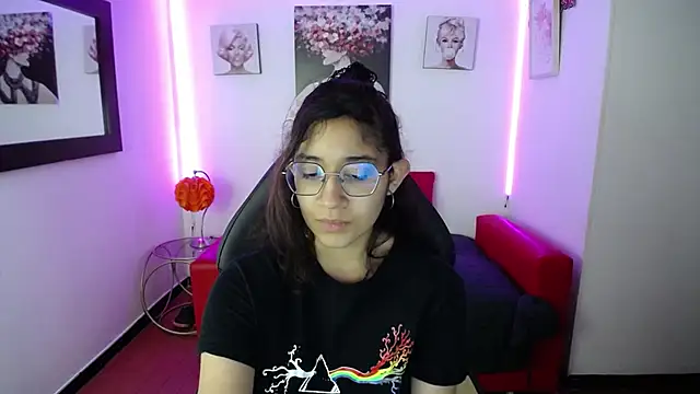 Lili Gomez  online show from January 22, 12:49 pm