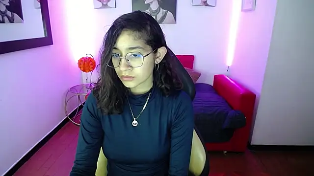 Lili Gomez  online show from January 23, 12:19 pm