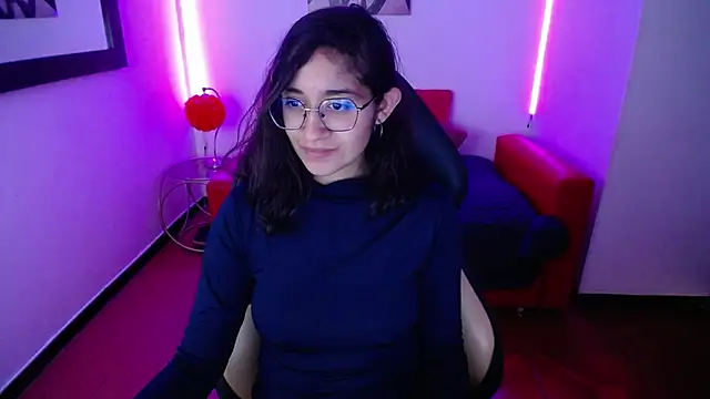 Lili Gomez  online show from January 23, 3:22 pm