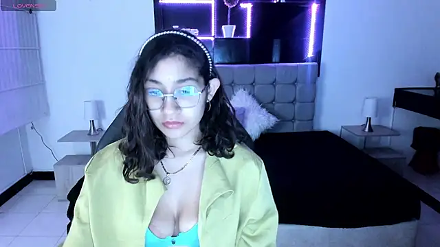 Lili Gomez  online show from January 24, 12:41 pm