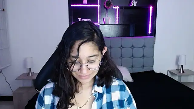 Lili Gomez  online show from January 25, 2:58 pm