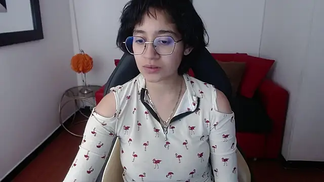 Lili Gomez  online show from February 1, 1:09 pm