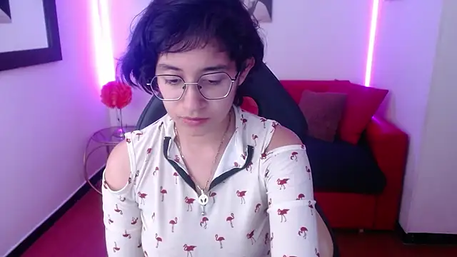 Lili Gomez  online show from February 1, 4:11 pm