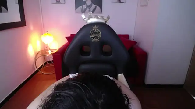 Lili Gomez  online show from February 12, 1:27 pm