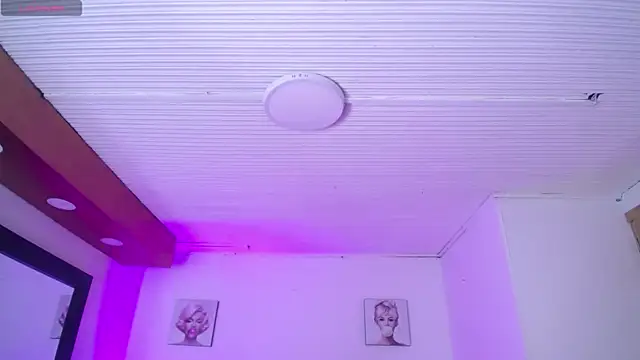 Lili Gomez  online show from November 11, 3:12 pm