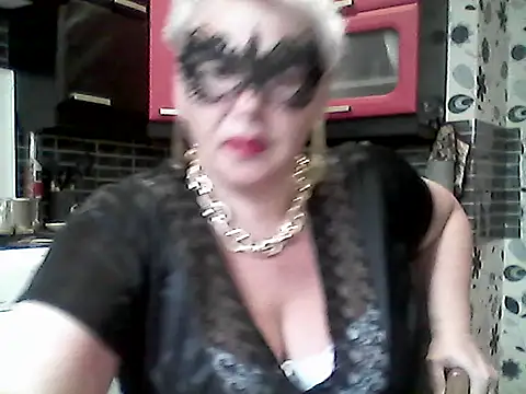 Snapshot of Lisa_Suzie chatting on May 29, 5:38 am Lisa Suzie online show from May 29, 5:38 am