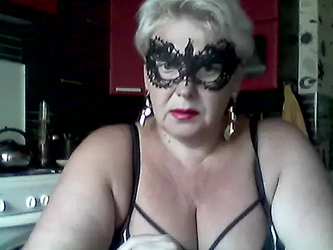 Snapshot of Lisa_Suzie chatting on June 26, 8:52 am Lisa Suzie online show from June 26, 8:52 am