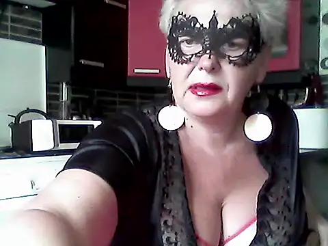 Snapshot of Lisa_Suzie chatting on June 27, 12:22 pm Lisa Suzie online show from June 27, 12:22 pm