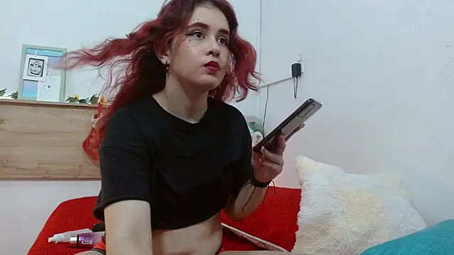 Snapshot of Emyli_rousse_ chatting on December 15, 1:11 pm Emyli rousse online show from December 15, 1:11 pm