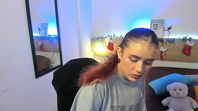 Snapshot of Emyli_rousse_ chatting on December 27, 2:33 pm Emyli rousse online show from December 27, 2:33 pm