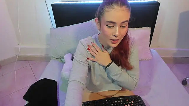 Snapshot of Emyli_rousse_ chatting on January 11, 1:22 pm Emyli rousse online show from January 11, 1:22 pm