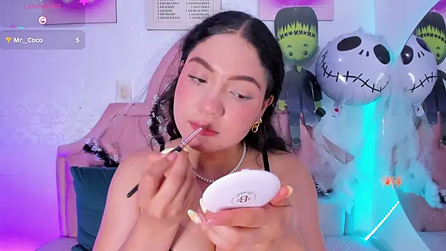 Snapshot of amandalee01 chatting on October 23, 6:06 pm amandalee01 online show from October 23, 6:06 pm