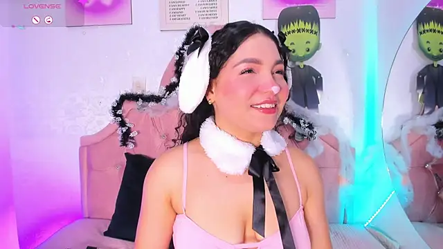 Snapshot of amandalee01 chatting on October 31, 7:15 pm amandalee01 online show from October 31, 7:15 pm